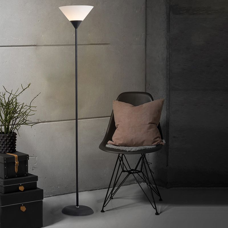 Minimalistyczna Lampa Podłogowa z Akrylowym Kloszem