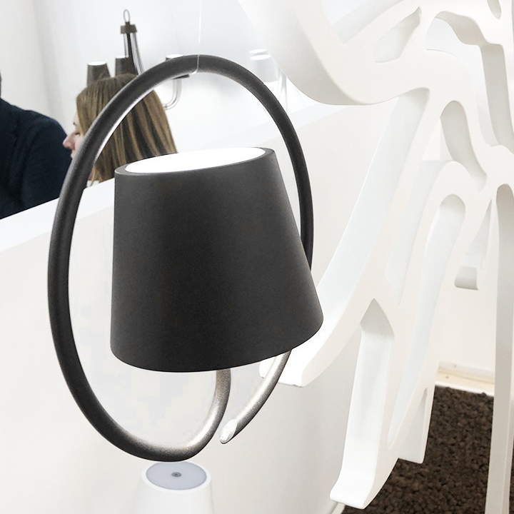 LumiOutdoor | Bezprzewodowa lampa wisząca LED z dotykową regulacją jasności do wnętrz i ogrodu