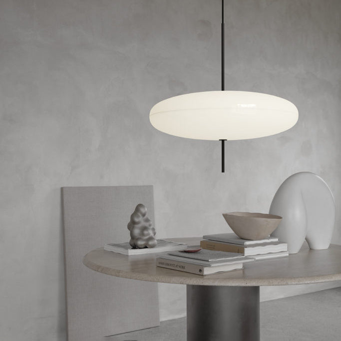 Nowoczesna Owalna Lampa Wisząca z Akrylu i Metalu