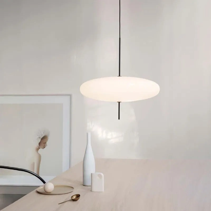 Nowoczesna Owalna Lampa Wisząca z Akrylu i Metalu