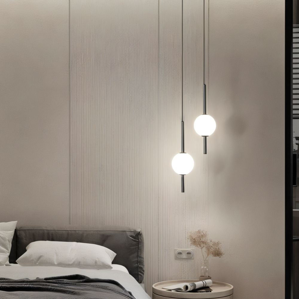 Nordic Glow | Lampa wisząca z akrylową kulą i regulowaną wysokością zawieszenia
