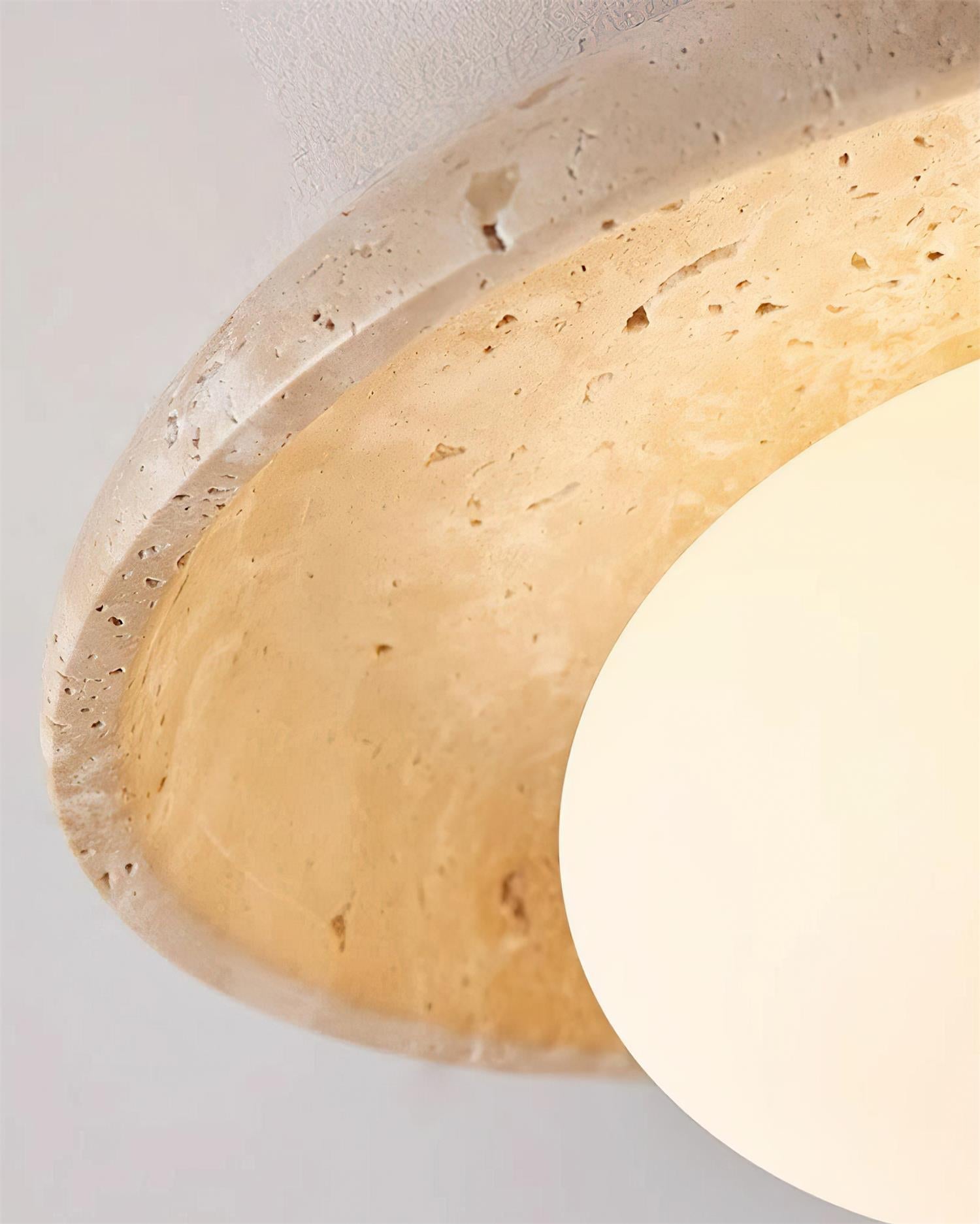 Mylie | Przytulna, elegancka lampa sufitowa z trawertynu do nowoczesnych wnętrz