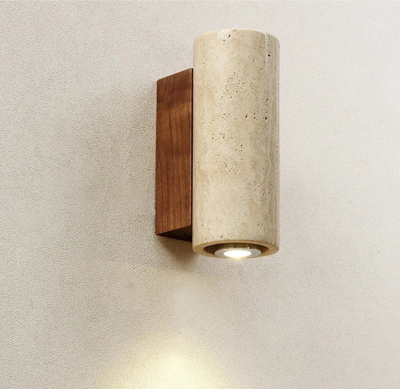 Natural Elegance | Lampa Ścienna z Naturalnego Trawertynu i Drewnianym Uchwytem