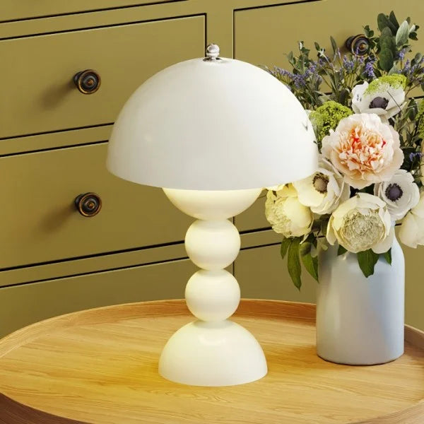 Nordic Flower Buds | Przenośna lampa stołowa z akumulatorem | Bezprzewodowy design zapewniający nowoczesną atmosferę