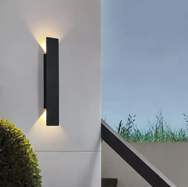 Zewnętrzna Lampa Ścienna z Wodoodpornych Pasków Aluminiowych LED