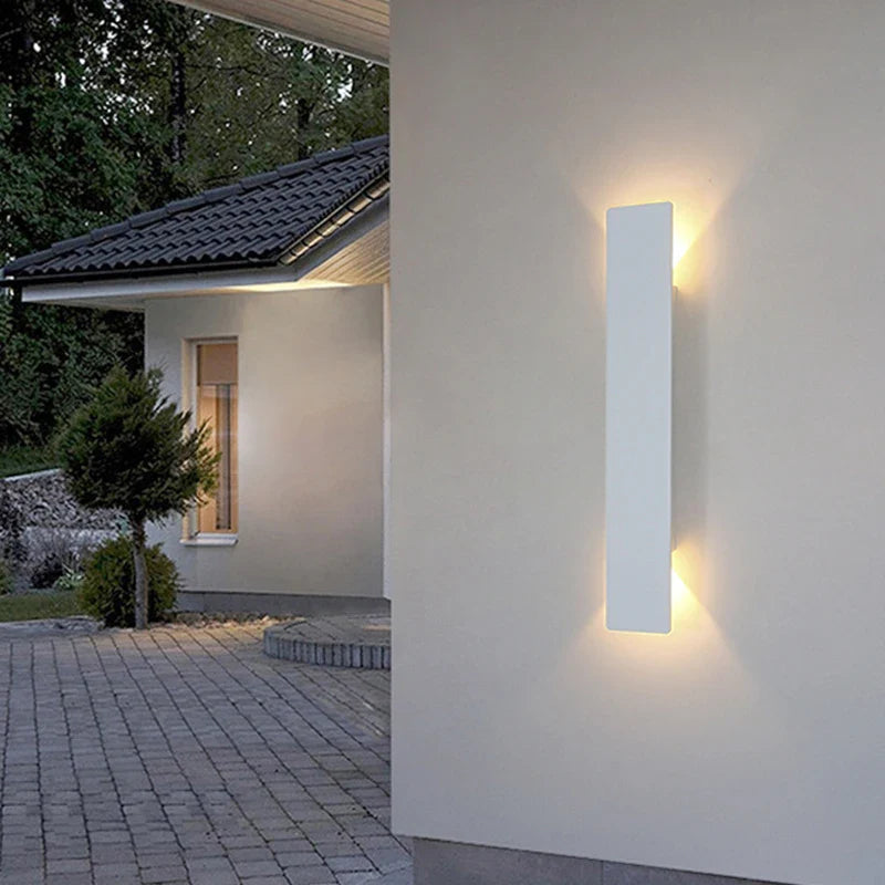 Zewnętrzna Lampa Ścienna z Wodoodpornych Pasków Aluminiowych LED