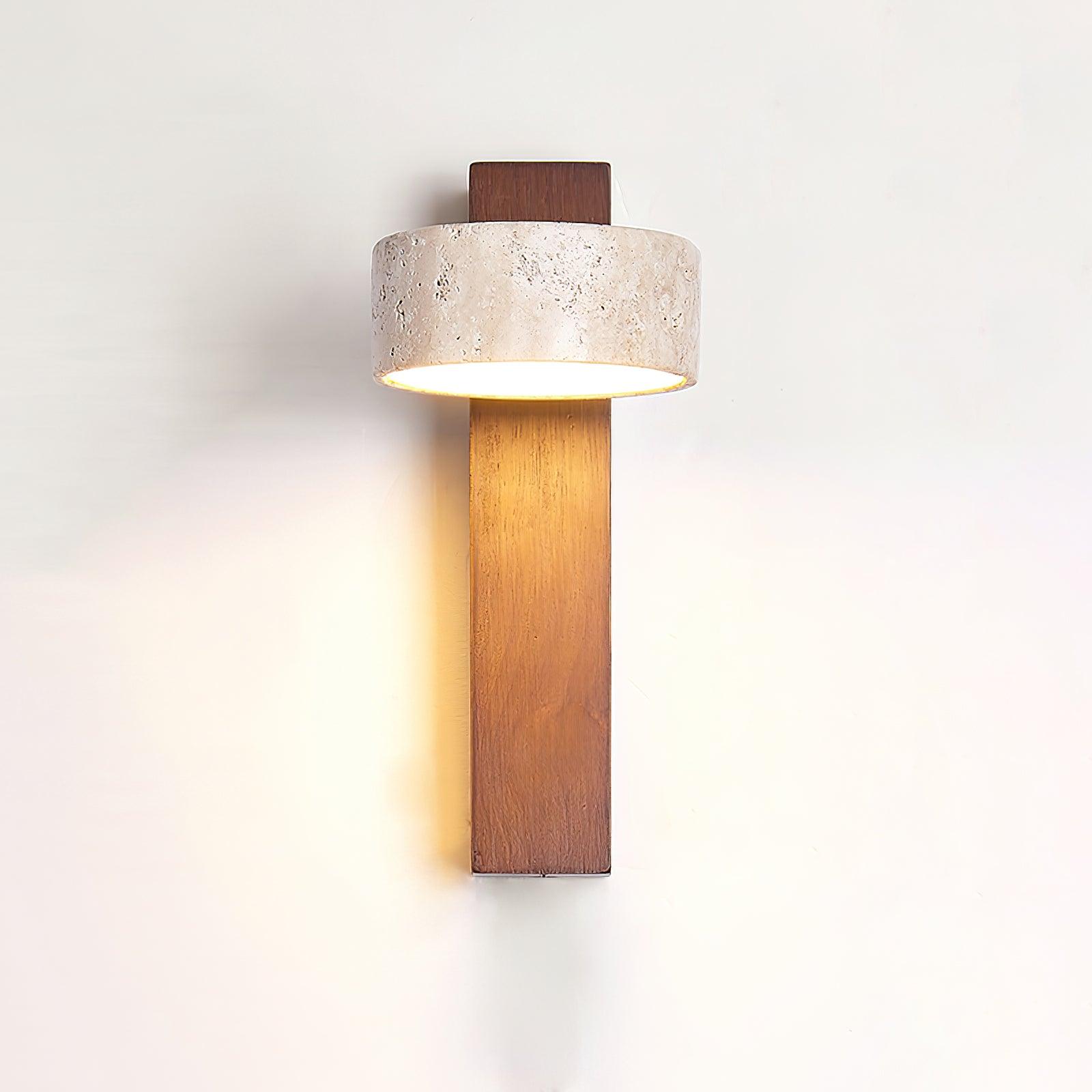Ritta | Lampa ścienna z kloszem z żółtego trawertynu i drewnianym ramieniem | Eleganckie oświetlenie do nowoczesnych wnętrz