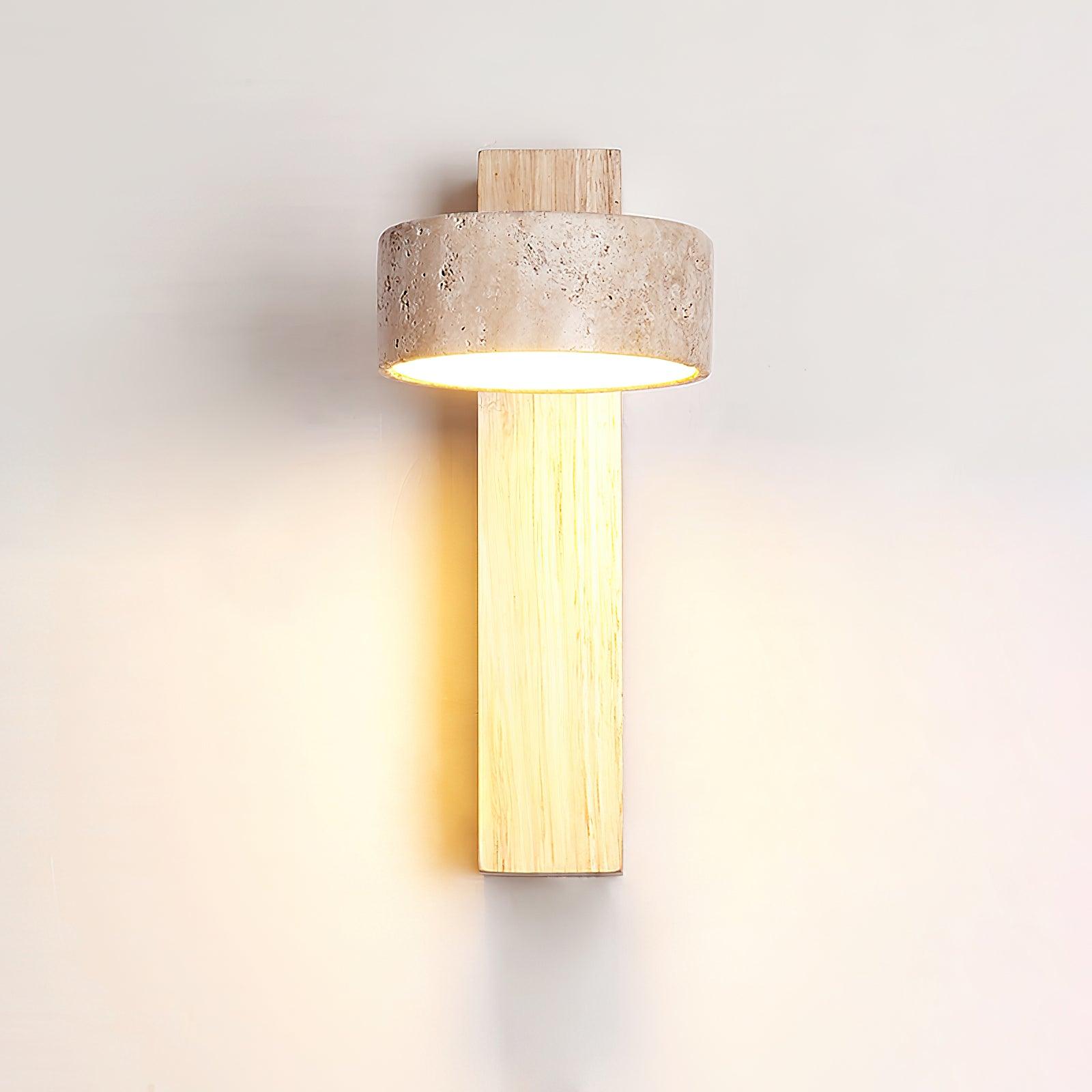 Ritta | Lampa ścienna z kloszem z żółtego trawertynu i drewnianym ramieniem | Eleganckie oświetlenie do nowoczesnych wnętrz