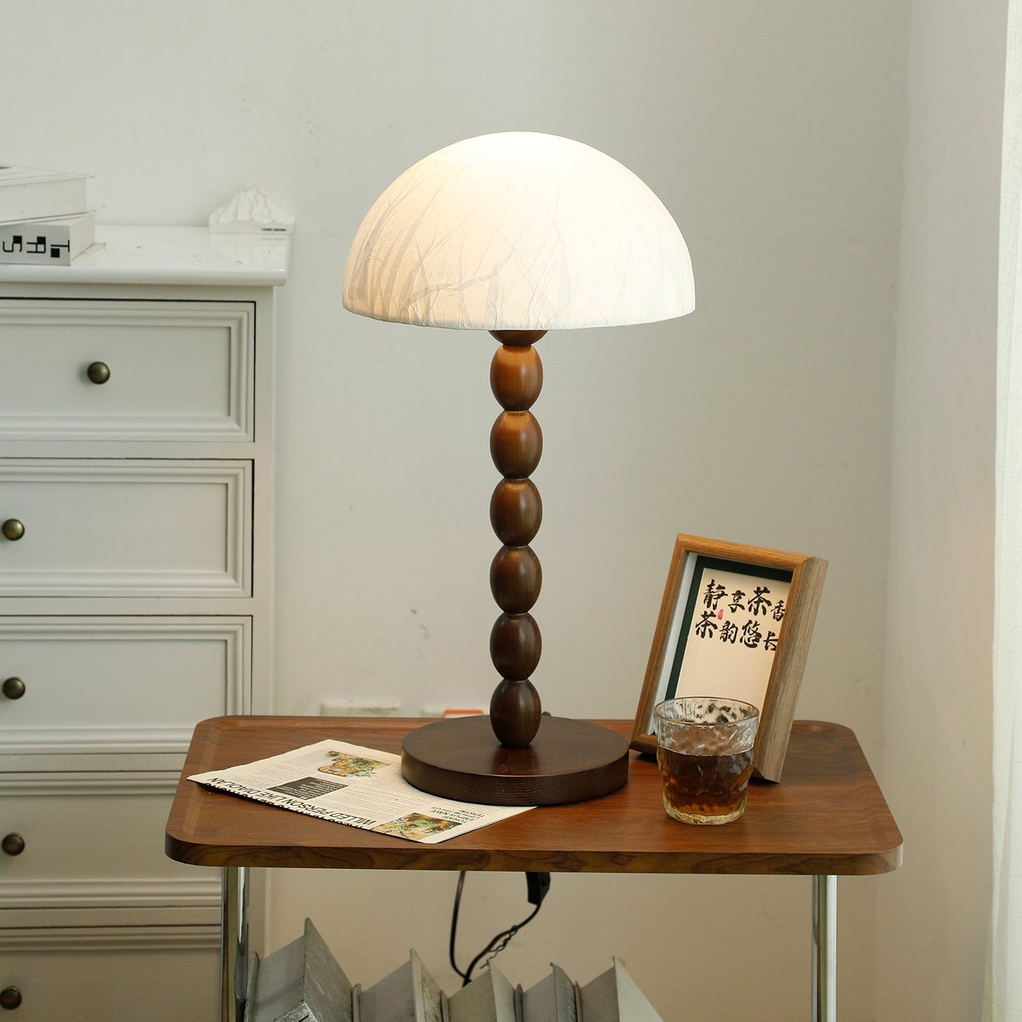 Satori | Lampa stołowa z papierowym kloszem i drewnianą podstawą | Eleganckie oświetlenie do sypialni dla przytulnych wnętrz