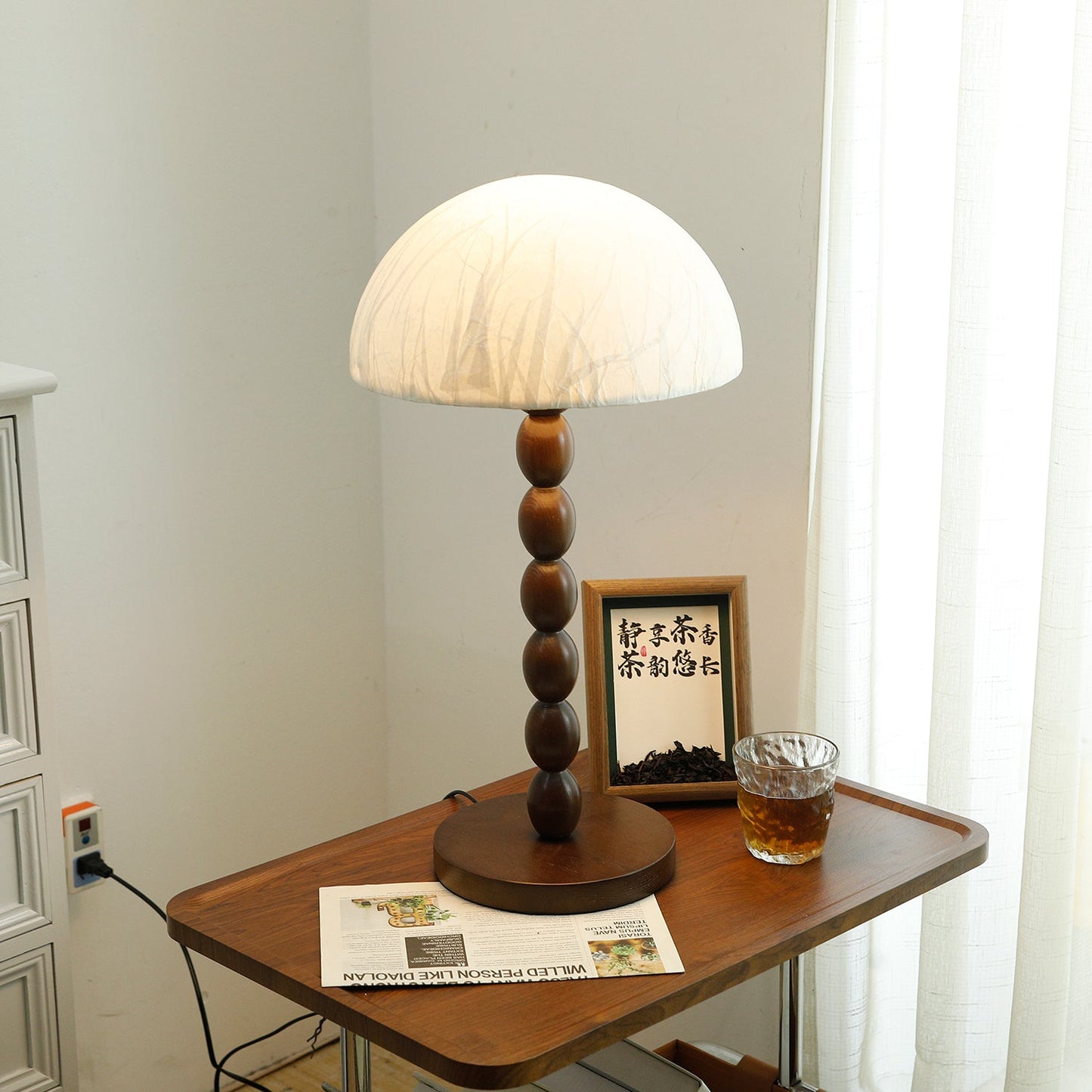 Satori | Lampa stołowa z papierowym kloszem i drewnianą podstawą | Eleganckie oświetlenie do sypialni dla przytulnych wnętrz