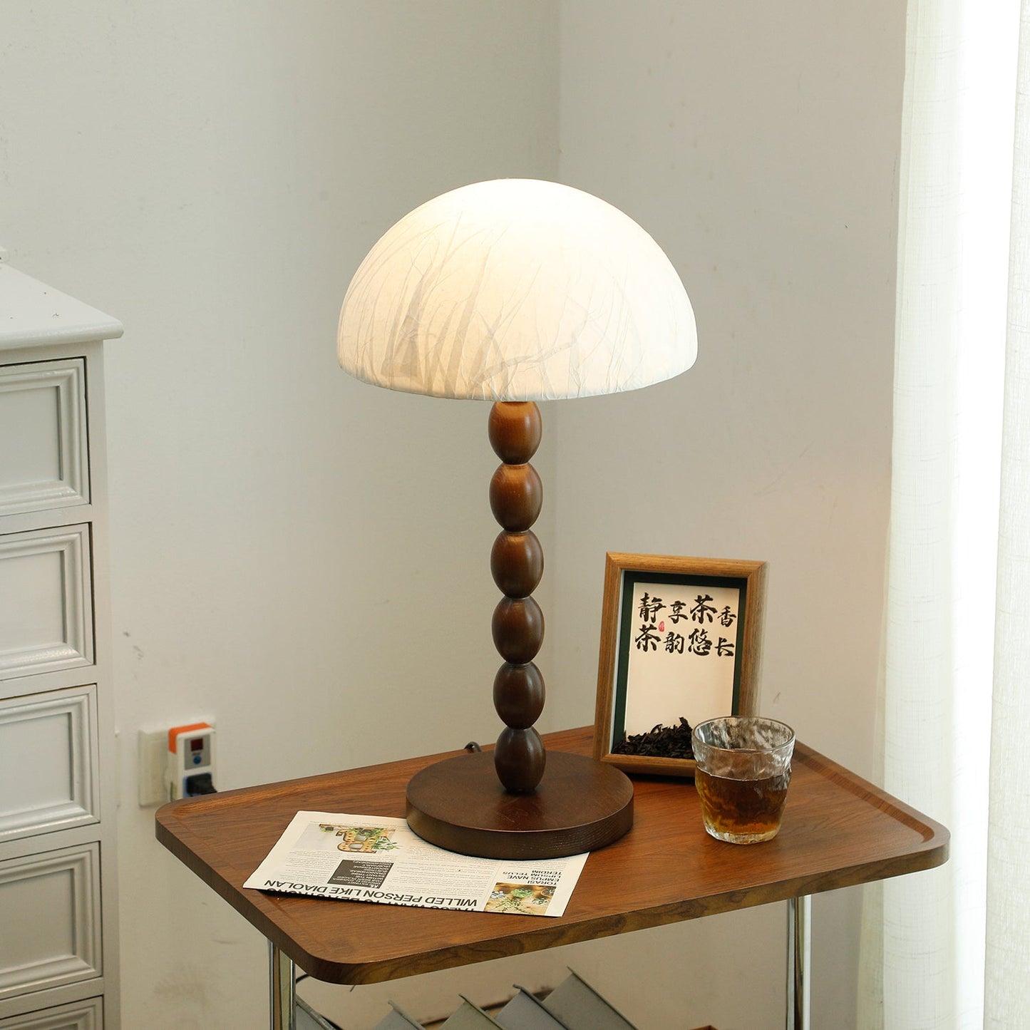 Satori | Lampa stołowa z papierowym kloszem i drewnianą podstawą | Eleganckie oświetlenie do sypialni dla przytulnych wnętrz