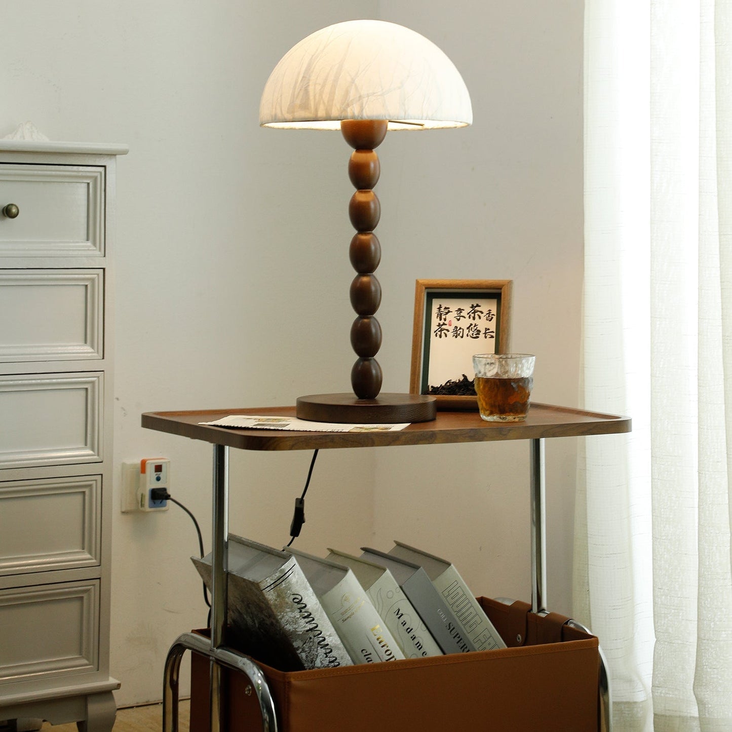 Satori | Lampa stołowa z papierowym kloszem i drewnianą podstawą | Eleganckie oświetlenie do sypialni dla przytulnych wnętrz