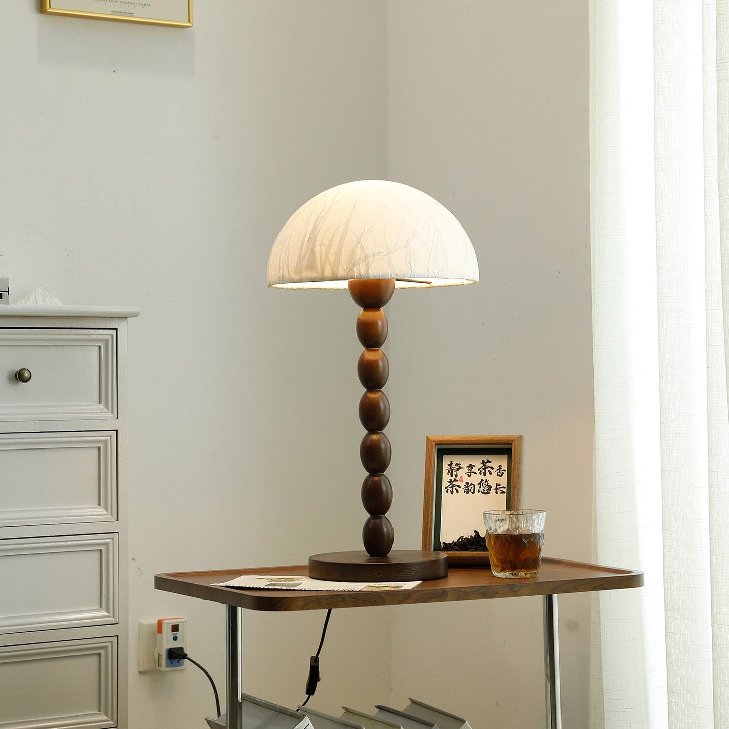 Satori | Lampa stołowa z papierowym kloszem i drewnianą podstawą | Eleganckie oświetlenie do sypialni dla przytulnych wnętrz