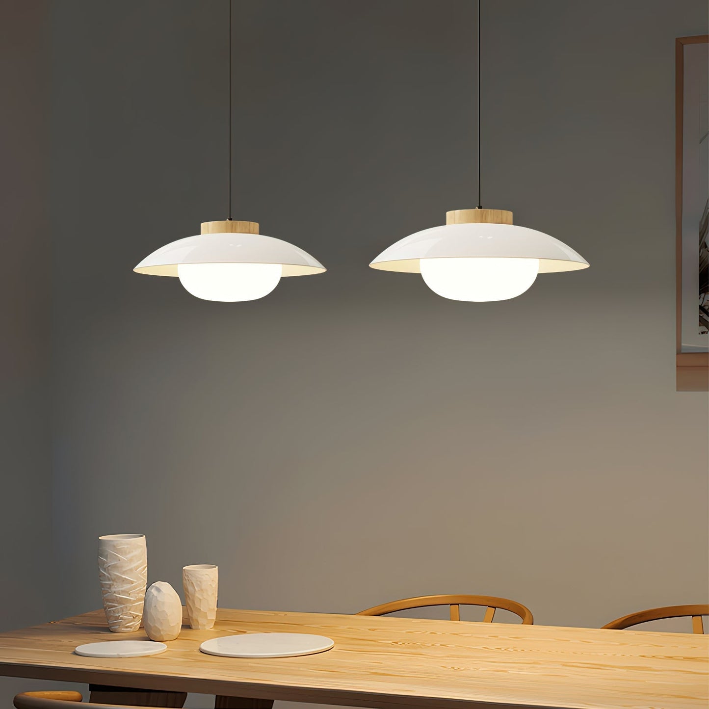 Kolekcja Sima | Lampa wisząca z regulowaną wysokością i kloszem w kształcie spodka | Nowoczesny design do wyspy kuchennej