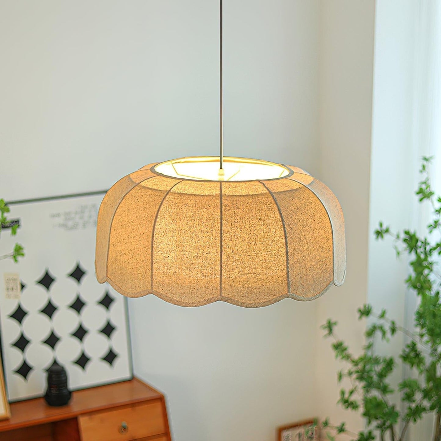 Sora | Lampa wisząca z naturalnej tkaniny i regulowaną wysokością | Eleganckie oświetlenie do kuchni dla spokojnych wnętrz