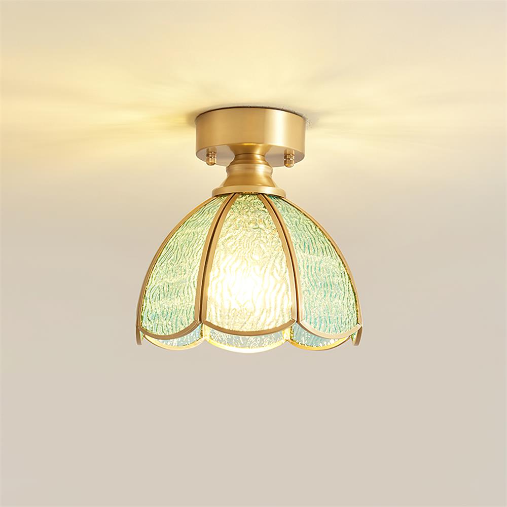 Lampa Sufitowa w Stylu Tiffany z Witrażowym Szkłem i Mosiężną Podsufitką