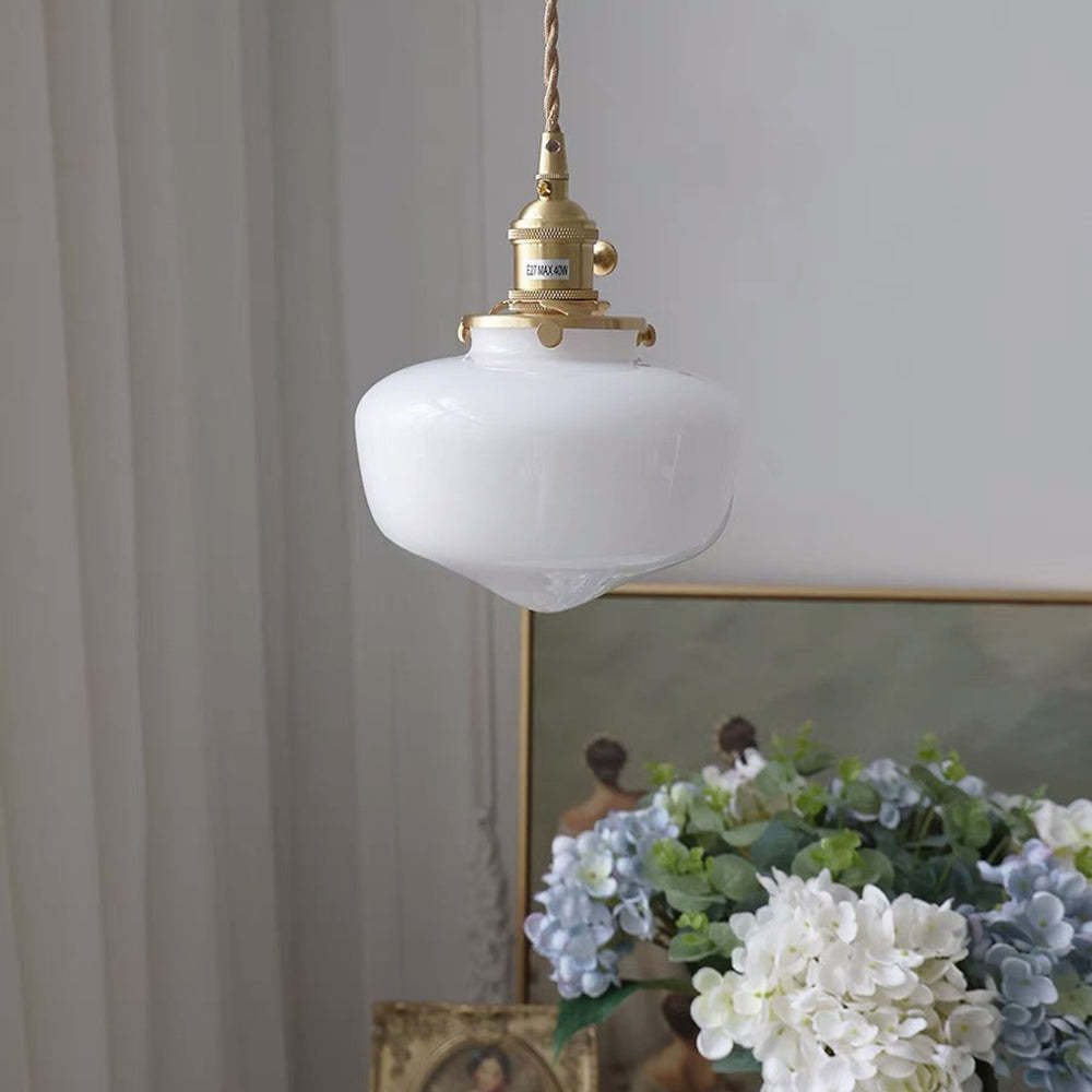 Vintage Charm | Szklana lampa wisząca z regulowaną długością | Retro mosiężny design dla eleganckiego oświetlenia