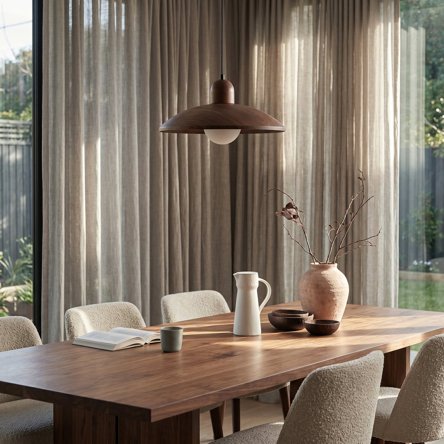 Kolekcja Wabi-Sabi | Lampa wisząca z drewna orzechowego z delikatnym światłem ambientowym | Minimalistyczny design dla spokojnych i relaksujących wnętrz