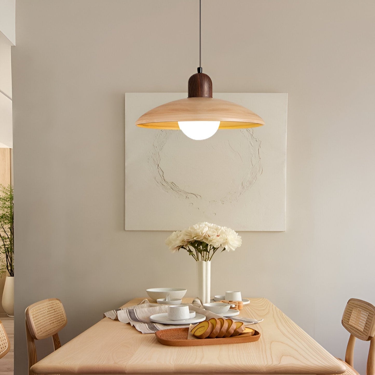 Kolekcja Wabi-Sabi | Lampa wisząca z drewna orzechowego z delikatnym światłem ambientowym | Minimalistyczny design dla spokojnych i relaksujących wnętrz