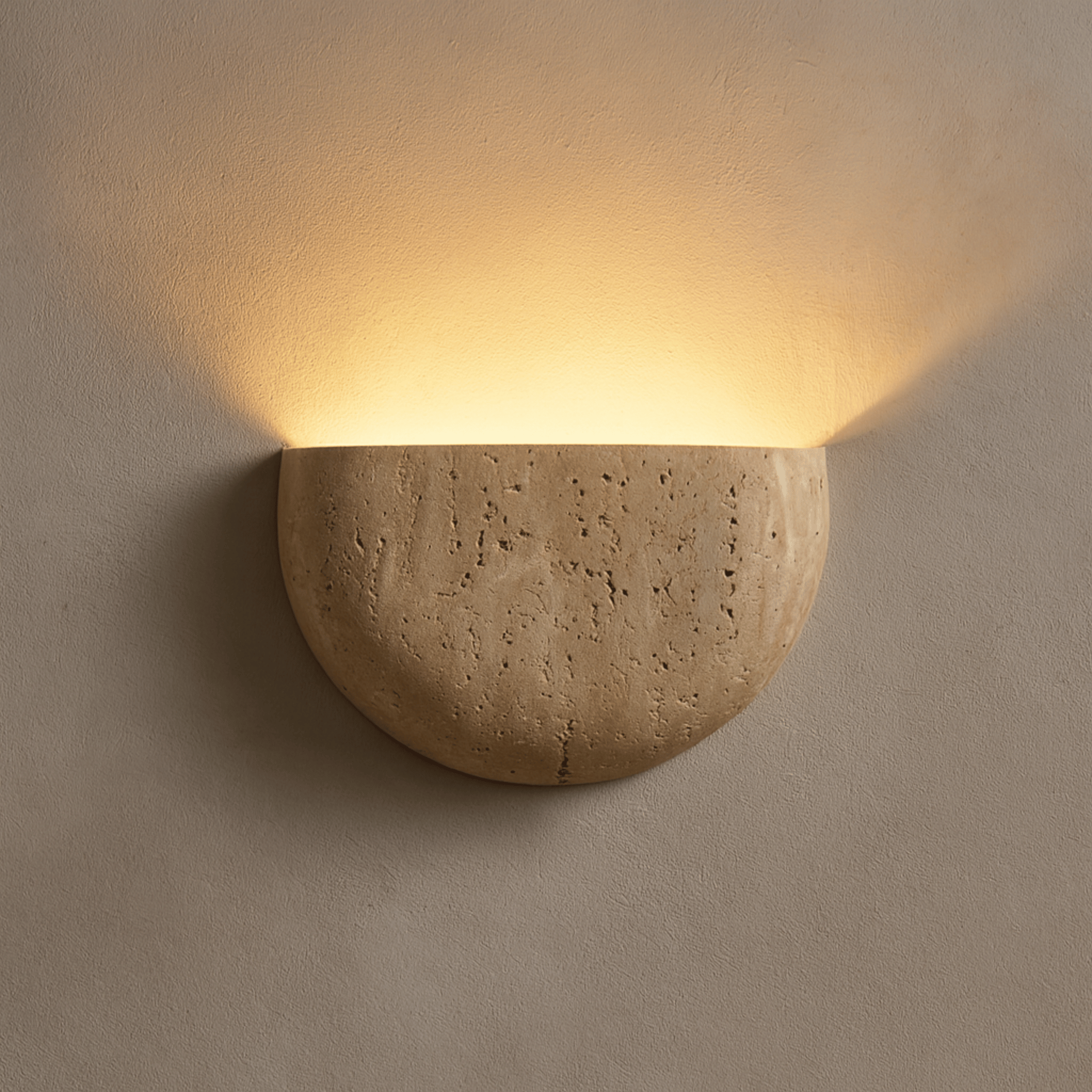 Wabi Sabi | Ścienna lampa z trawertynu o unikalnej strukturze | Ciepłe światło tworzące spokojną atmosferę