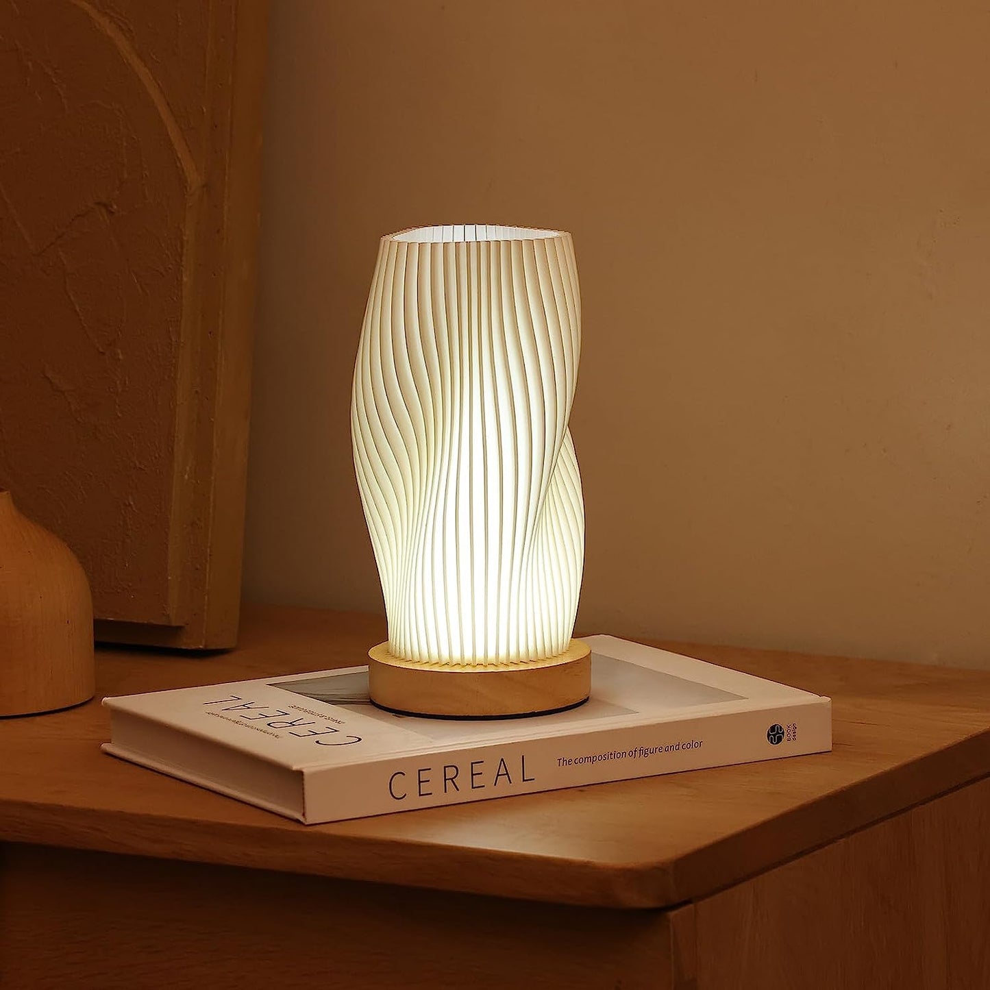 Wavecrest | Ściemnialna lampa stołowa o eleganckim designie | Zasilanie USB dla stylowej atmosfery