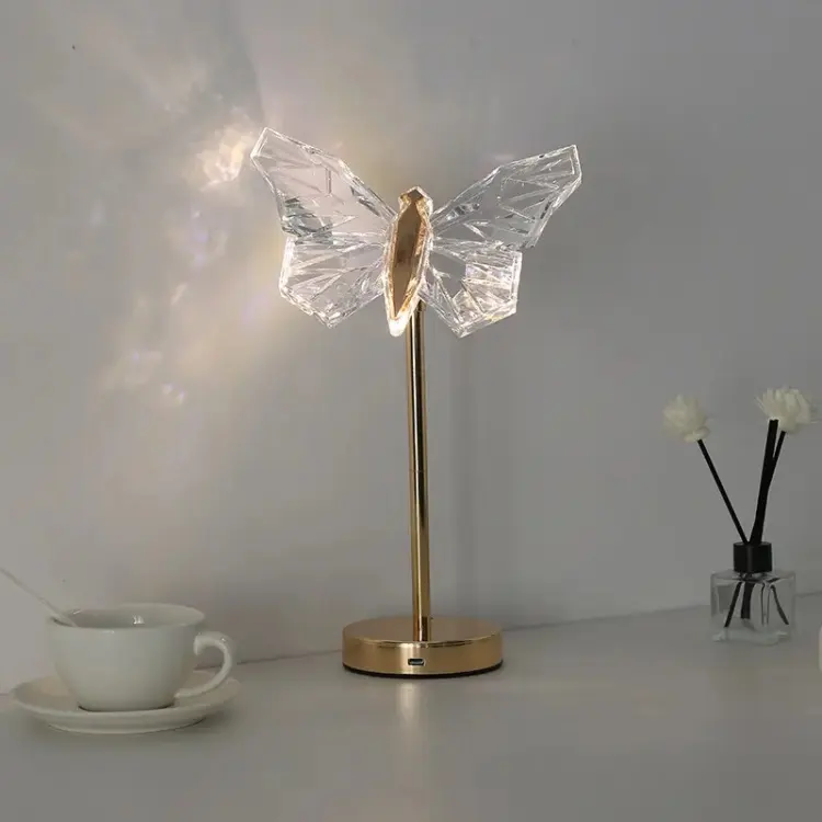 Fantazyjna lampa stołowa Butterfly z delikatnym światłem LED | Eleganckie oświetlenie do sypialni dla bajkowego wystroju
