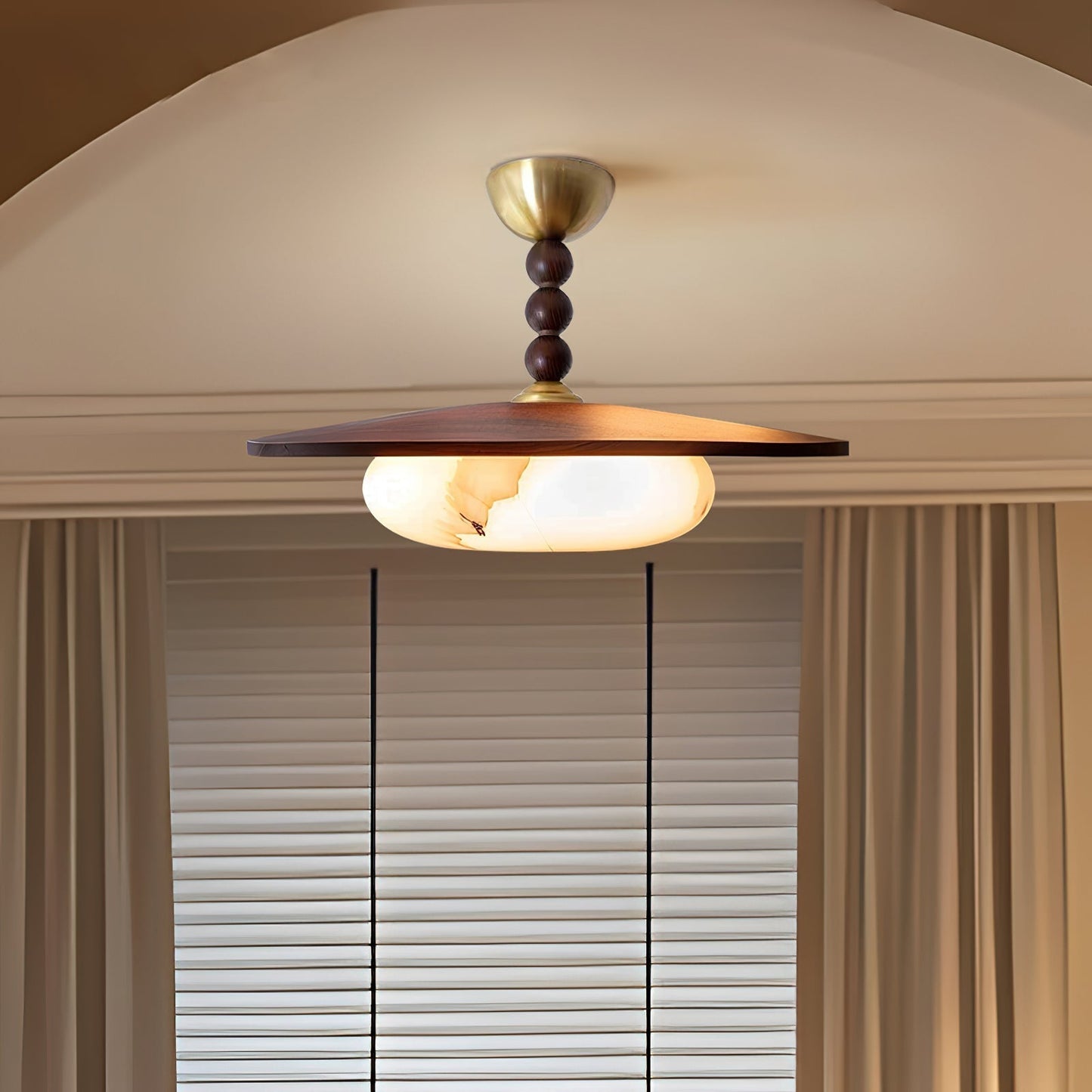 Yeste | Lampa sufitowa z drewna orzechowego i dyfuzorem imitującym alabaster | Eleganckie oświetlenie do jadalni i salonu