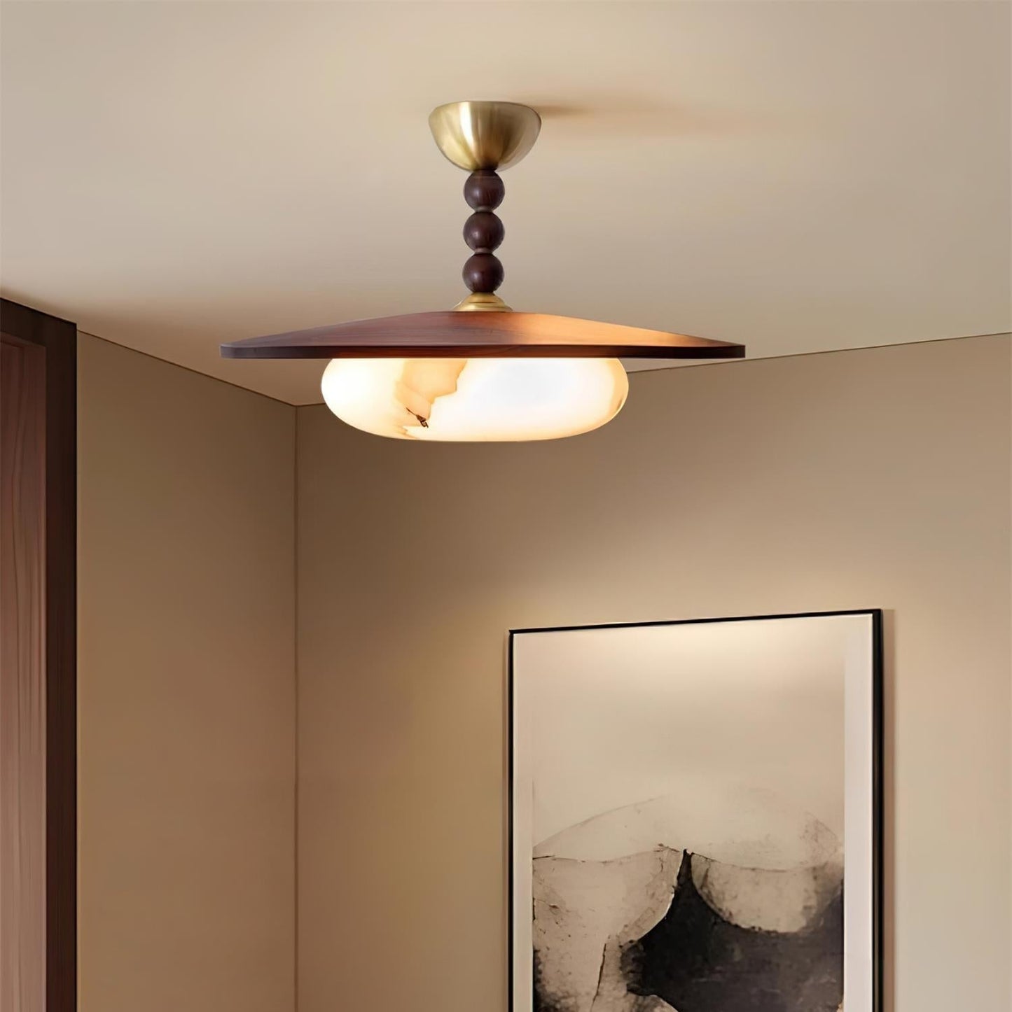 Yeste | Lampa sufitowa z drewna orzechowego i dyfuzorem imitującym alabaster | Eleganckie oświetlenie do jadalni i salonu